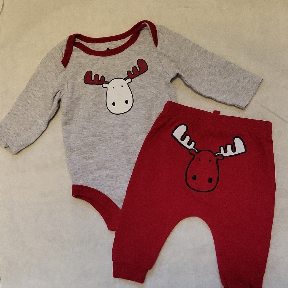 Canadiana moose long sleeve onsie with matching pants